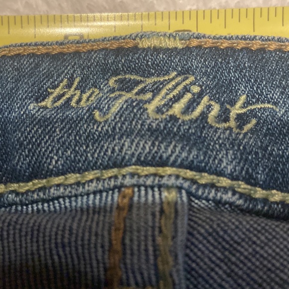 NWT OLD NAVY The Flirt Size 12 Short Boot Cut Blue Jeans - Picture 4 of 10